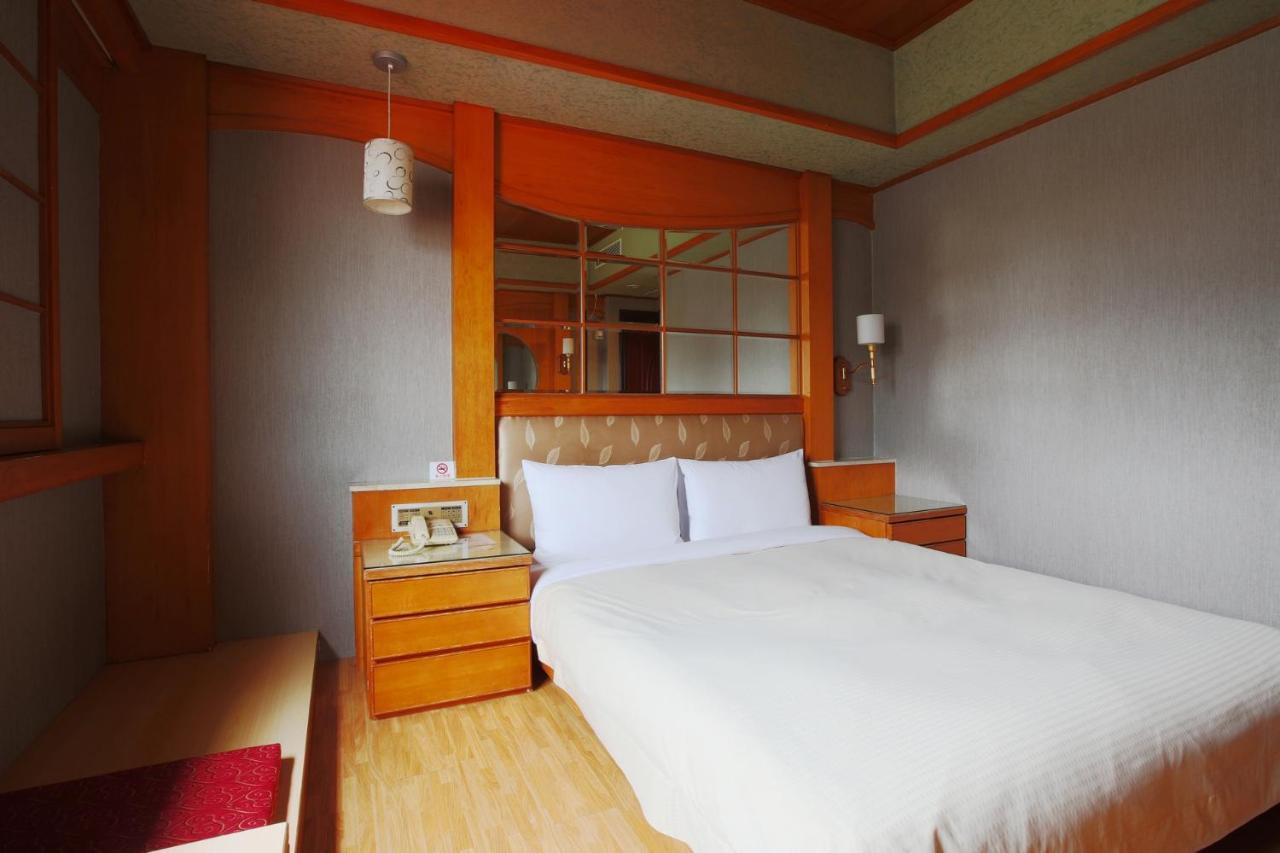 Hua Du Hotel Keelung Exterior photo